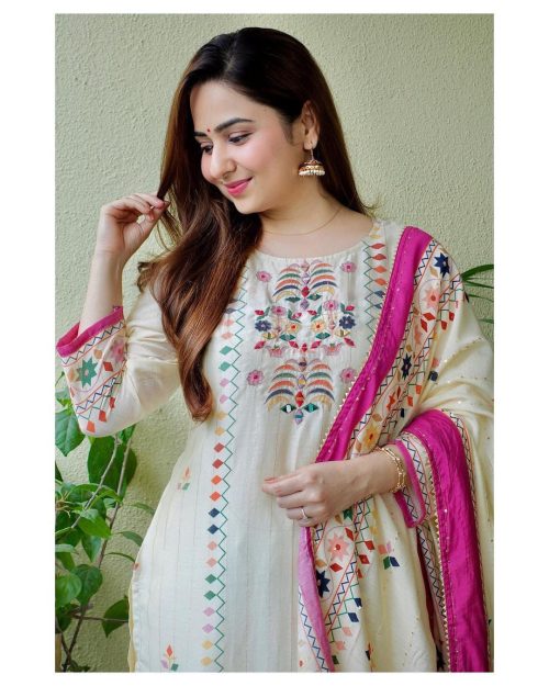 Women’s Kurti Set with Dupatta - Image 2